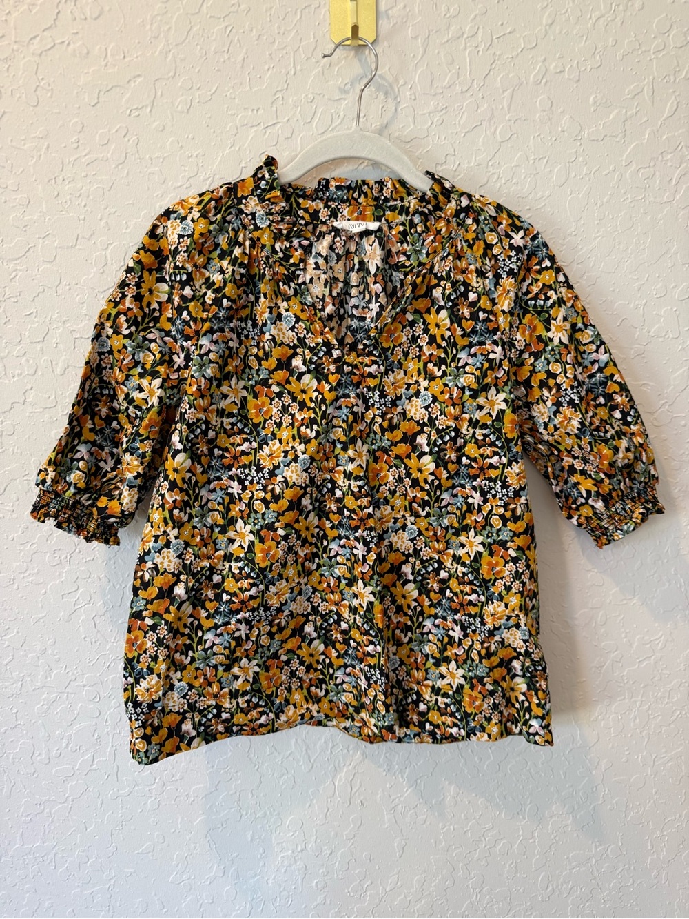 Avara V-Neck Women’s Top in Black Floral Print - Size Medium